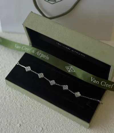 Bracelet (B98)
