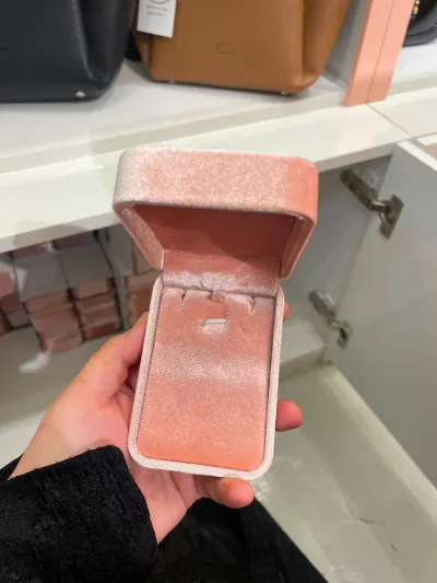 Box pink necklace