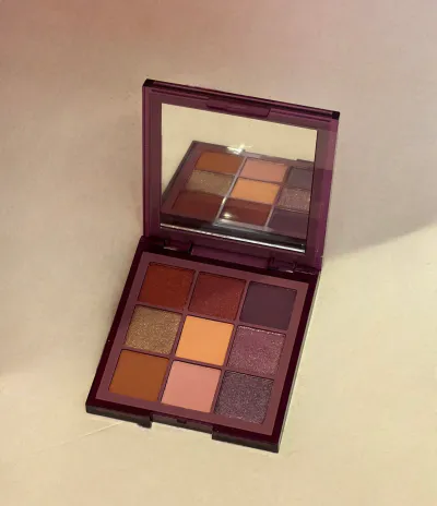 Real Beauty Eyeshadow Palette purple